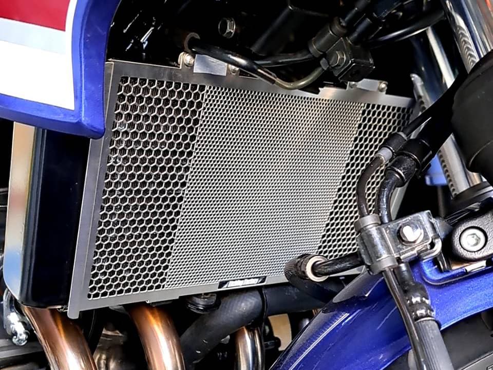 CB400SB(05~)用ラジエターコアガード