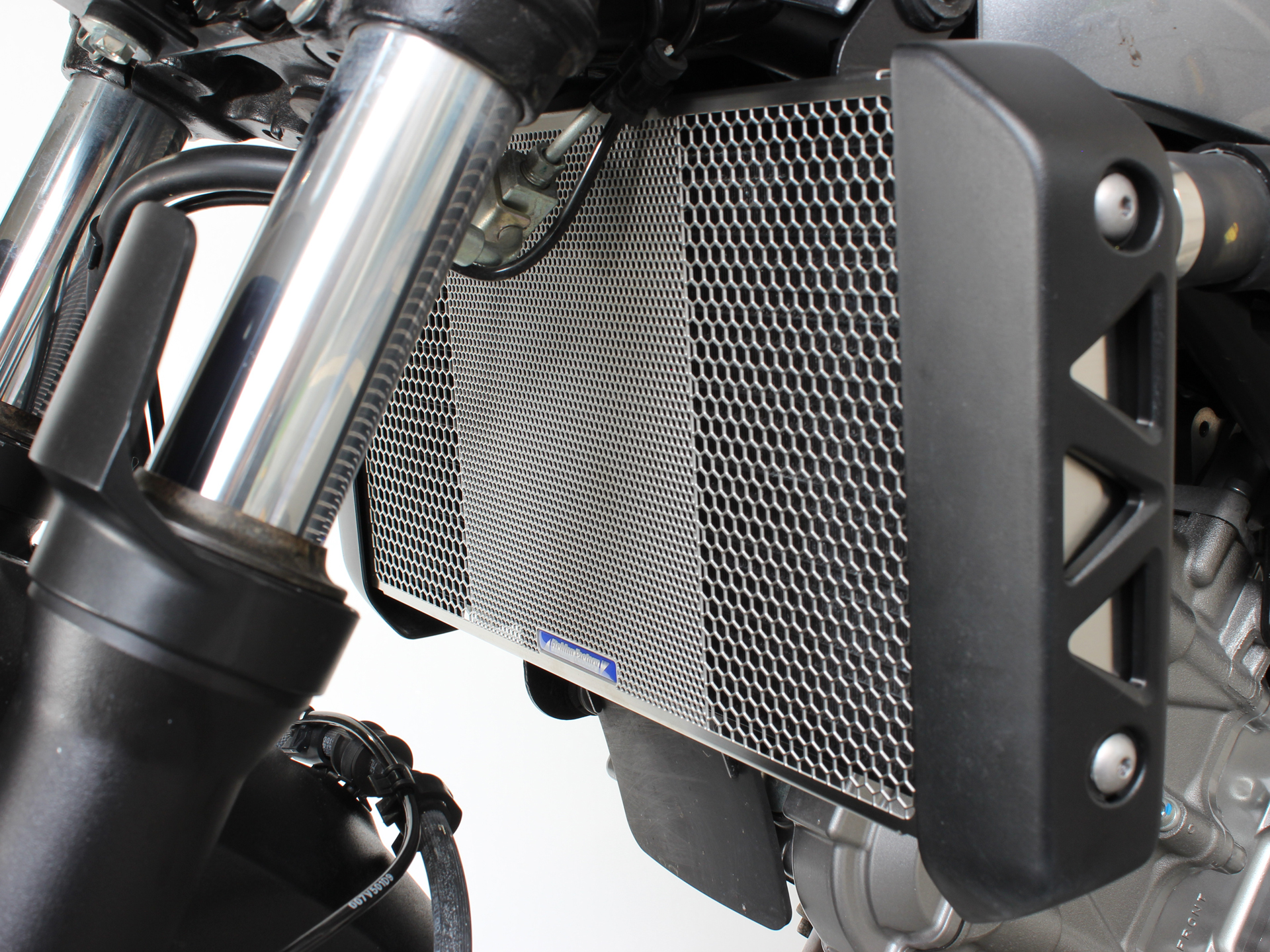 SV650 エッチングファクトリー　ラジエーターコアガード ETCHING FACTORY エッチングファクトリー ラジエターガード