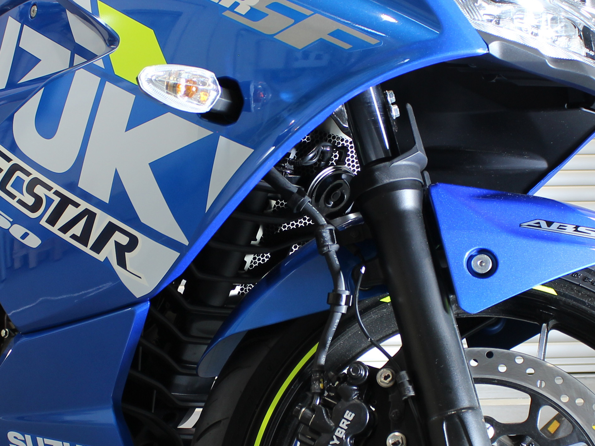 Gixxer SF250用ラジエターガード