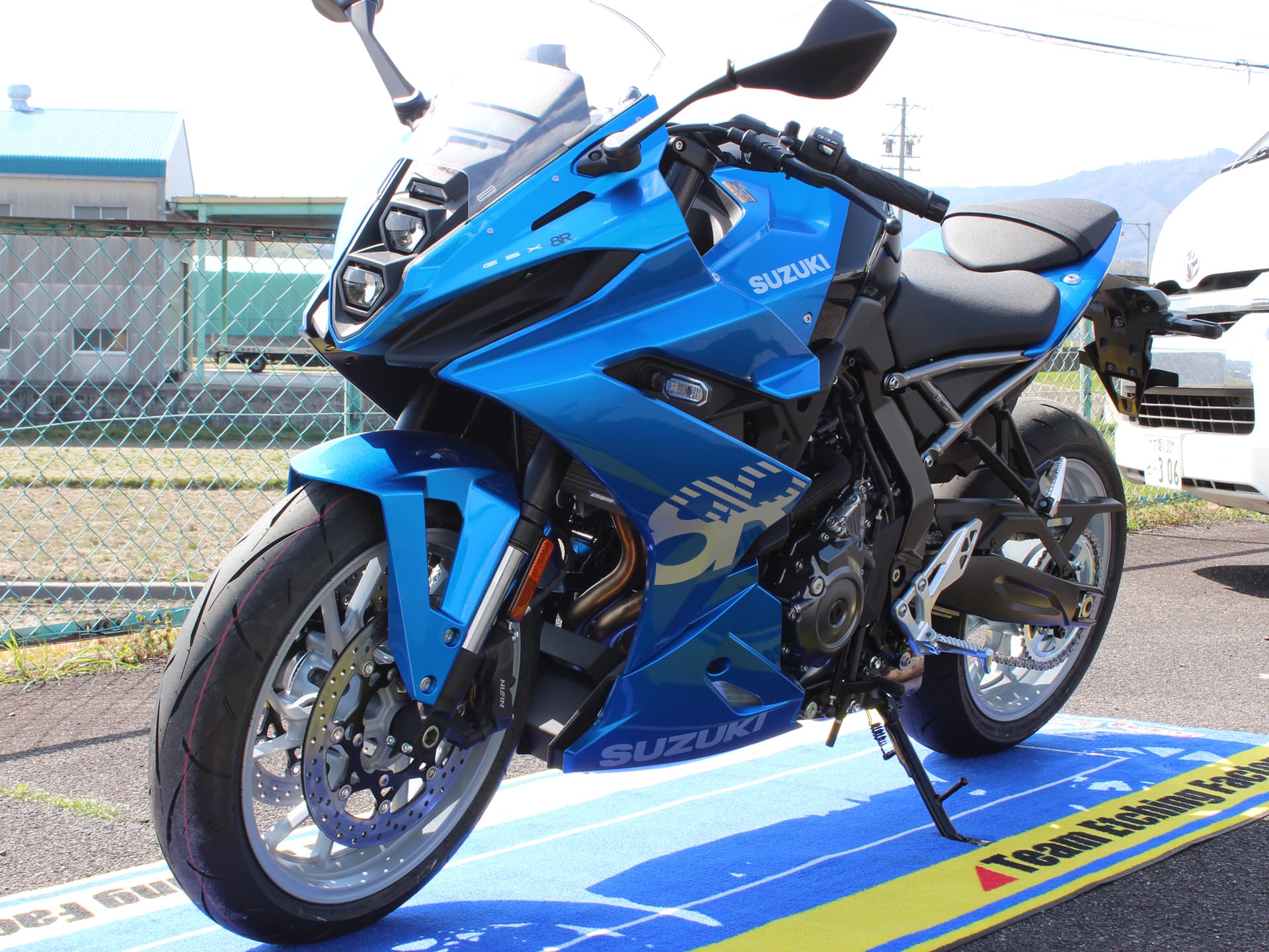 GSX-8S/8R用ラジエターガードSB
