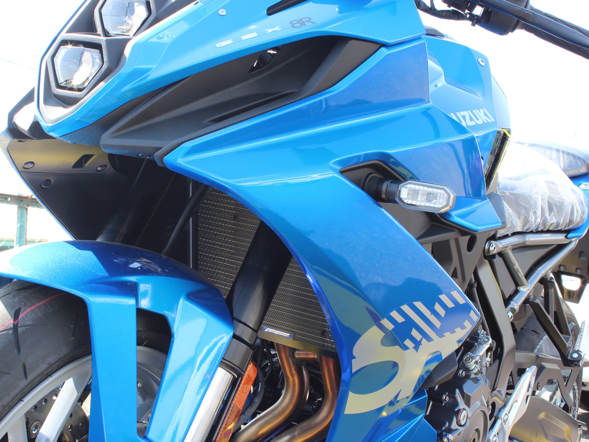 GSX-8S/8R用ラジエターガードSB